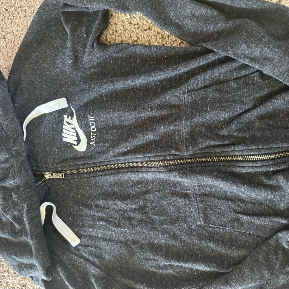 Nike Dark Heather Gray Zip-Up Hoodie and Shorts Set - Picture 5 of 6
